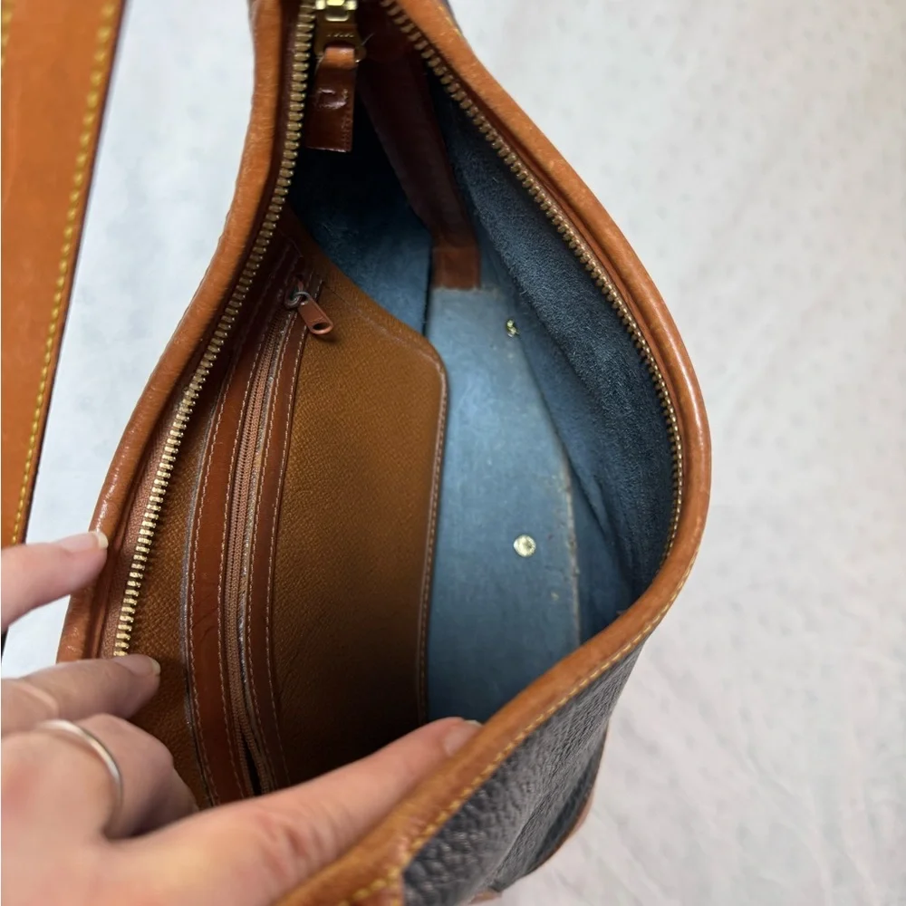Dooney & Bourke Black and Tan Leather Shoulder Bag - Picture 6 of 9